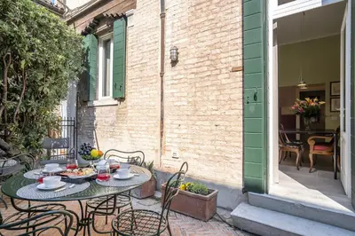 Cibo presso l'appartamento o nelle vicinanze