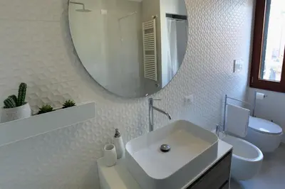 Bagno di Domus Biennale, Modern apartment in Venice centre.