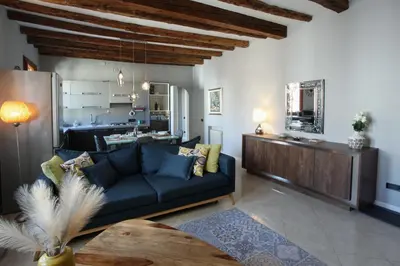 Cucina o angolo cottura di Domus Biennale, Modern apartment in Venice centre.